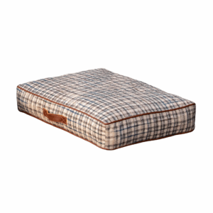 Wallace, Lottie and Me Dog Bed Plaid